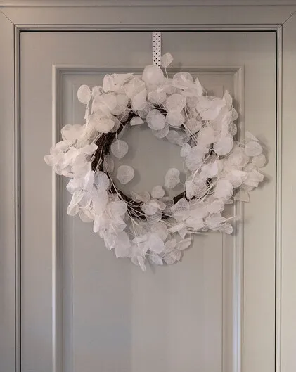 Frosted Wreath of Honesty