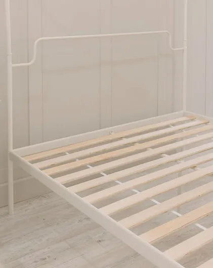 Boutique Hotel Canopy KS Bed (White)