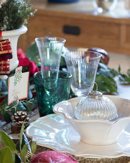 It's all wrapped up' present bauble