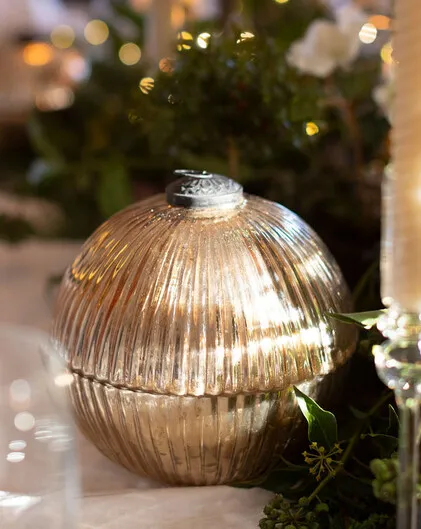 Exquisite Glass Candle Pot in Warm Gold (Large) Cedar scent