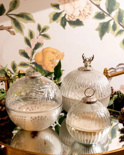 Exquisite Glass Candle Pot with Hand Painted Decoration (Silver, Medium) Cedar scent