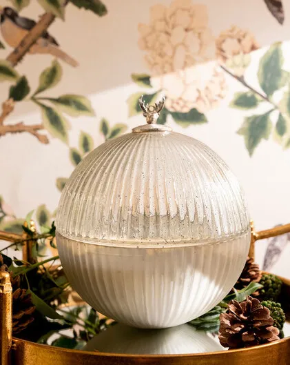 Exquisite Silvered Glass Candle Pot with Reindeer Top (Large) Cedar scent